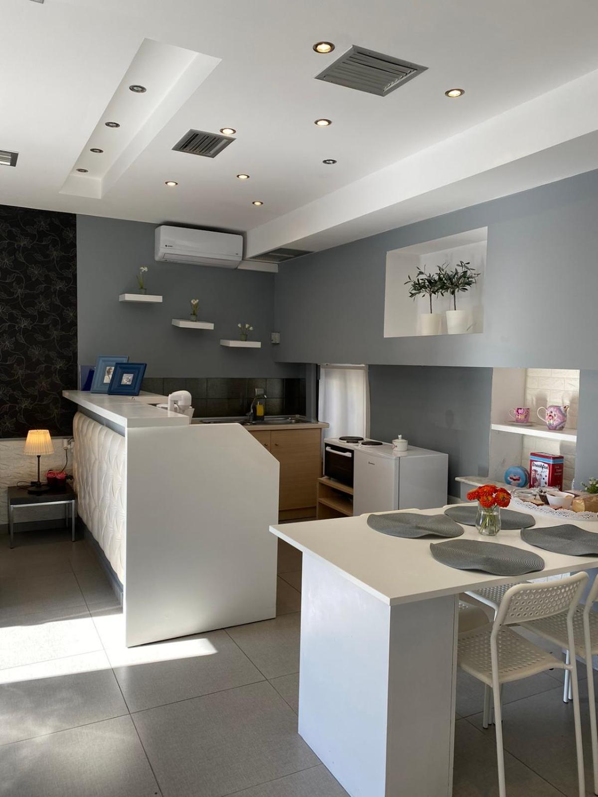 Apollonio Upper View Suites Corinth Exteriör bild